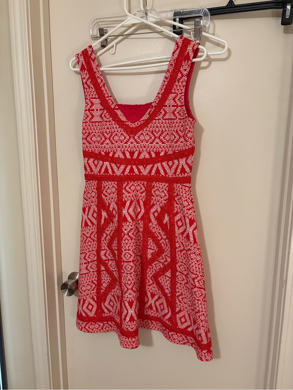 Maeve Red and White Patterned Sleeveless Midi Dress size medium - Picture 4 of 9